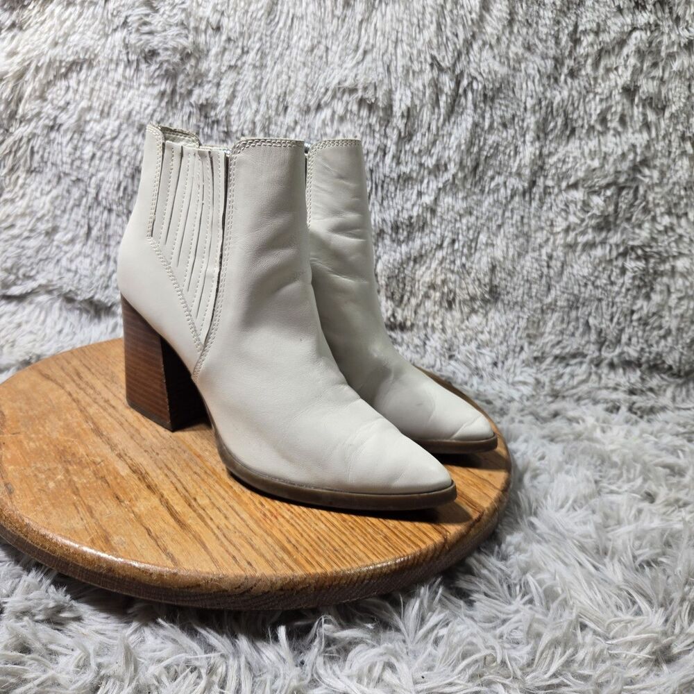 Marc Fisher White Leather Boots Womens Size 8.5M Western Boho Pointet Toe Boots